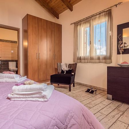 Astarte Villas - Kyveli Luxurious Private Villa Gaitani Szoba fotó