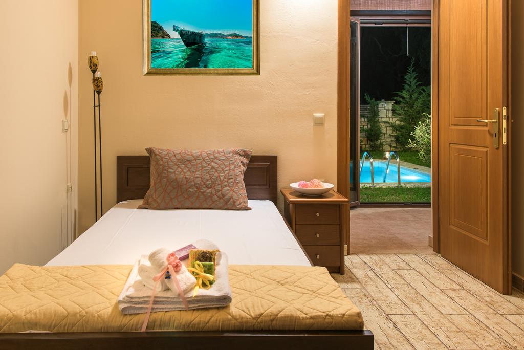 Astarte Villas - Kyveli Luxurious Private Villa Gaitani Szoba fotó